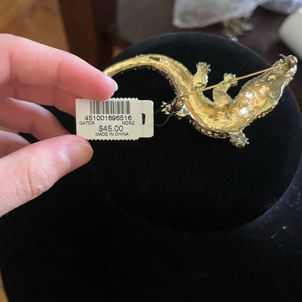 Chico's Gold Alligator Brooch pin